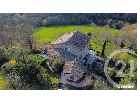 maison 17 pièces 456 m²