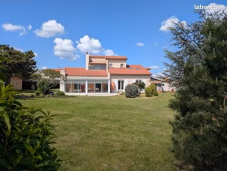 villa 6 pièces 150 m²