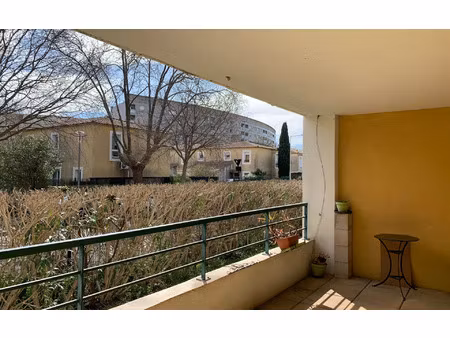location appartement  61 m² t-3 à nîmes  625 €