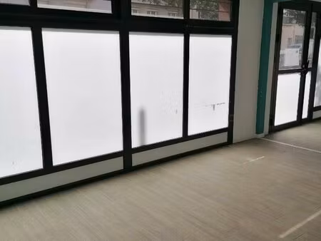 local commercial en excellent état