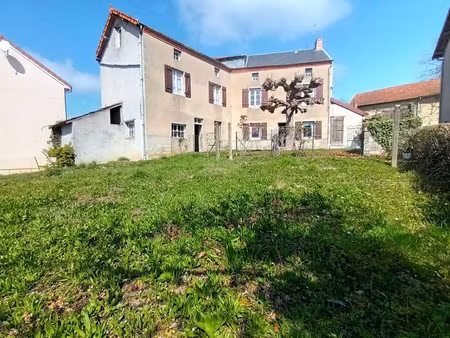 au calme belle maison avec grange