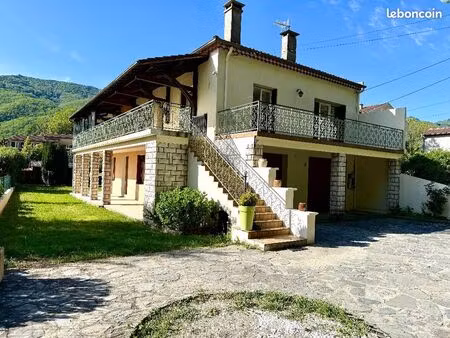 maison 5 pièces 126 m² + 126 m² annexes – terrain 1 250 m² – thueyts