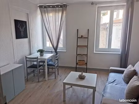 t2 cosy dans immeuble sécurisé