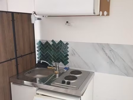 studio meublé 14m² - refait à neuf - centre-ville aubenas