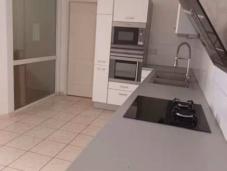 a louer au centre du village de roiffieux bel appartement 95m2 avec garage 2 chambres cuis