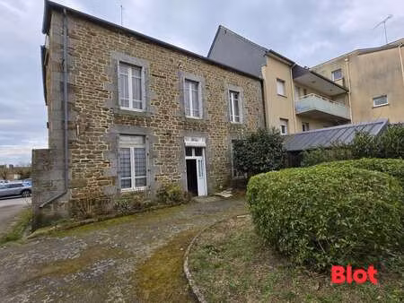vente maison à saint-étienne-en-coglès (35460) : à vendre / 195m² saint-étienne-en-coglès