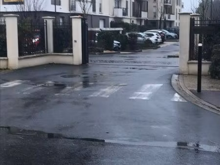 location d’une place de parking en sous sol sécurisé pmr