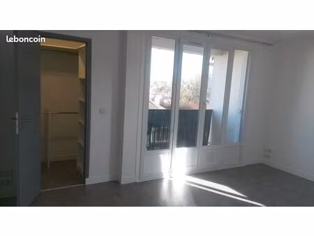 confortable studio 26m2 avec balcon