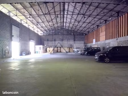 local industriel 1 165 m²