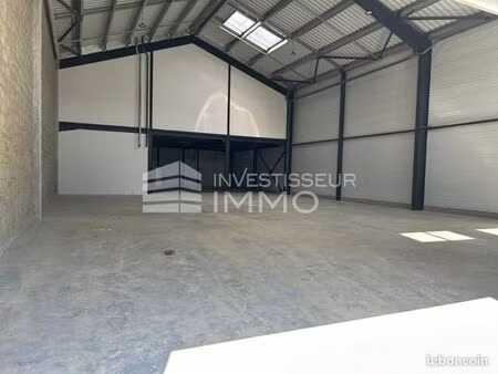local d'activité 332 m²