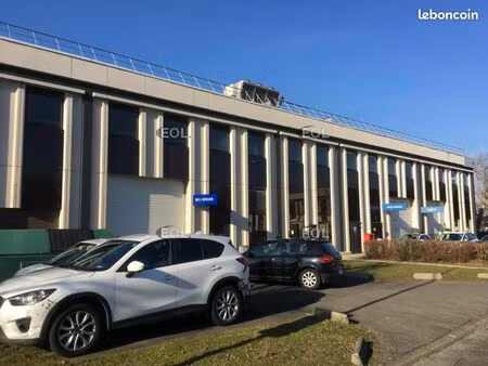 local d'activité 741 m²