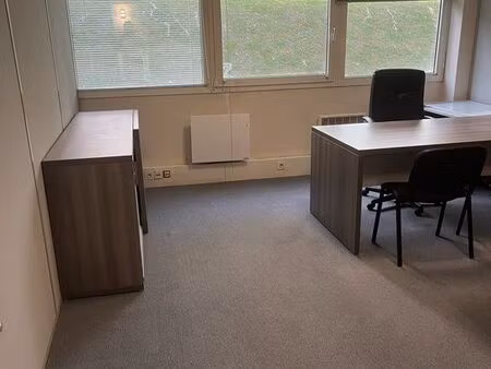 bureau à louer 250/mois