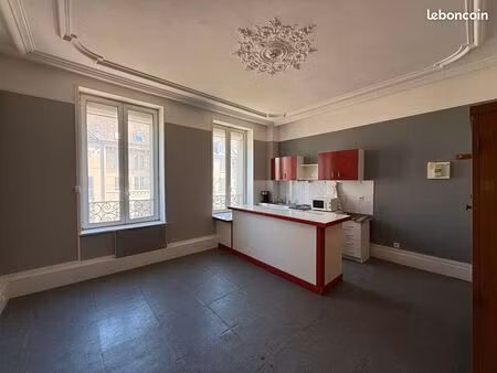 studio 1 pièce 25 m²