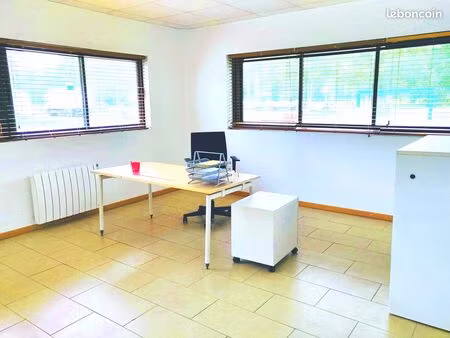local bureau grigny zone des radars 19m2