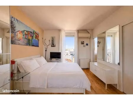 boulogne-billancourt / studio lumineux - parfait état - dernier étage - double balcon - vu