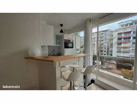 studio 29 m² refait à neuf – courbevoie – balcon  cave