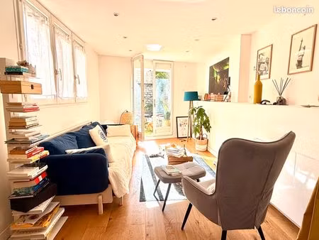 t3 en triplex — atypique  calme  aux portes de puteaux