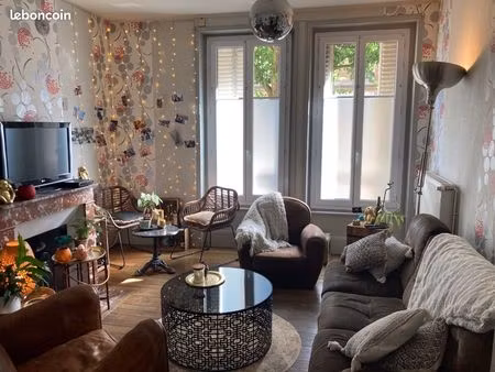 appart 61 m² avec cour petit jardin 2 chambres charleville centre proche place ducale