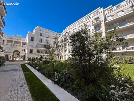 studio 1 pièce 30 m²