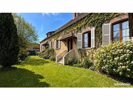 maison 8 pièces 176 m²