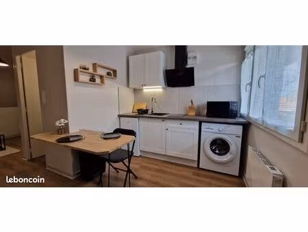 loue charmant studio meublé