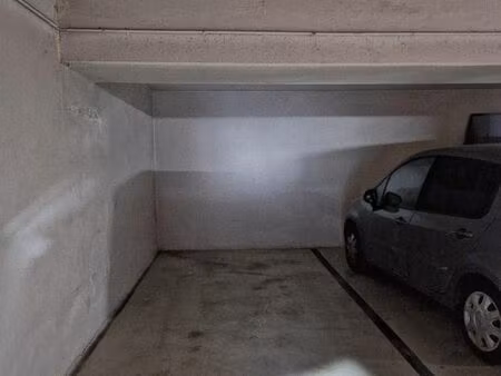 place de parking sécurisée – 2 min gare de bois-colombes – accès par bip