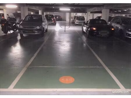 parking a louer levallois rés. le sisley
