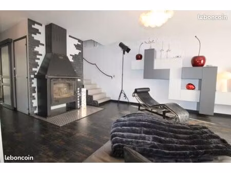 maison contemporaine à louer – calme absolu & prestations soignées