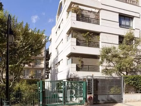 maison 10 pièces 320 m²