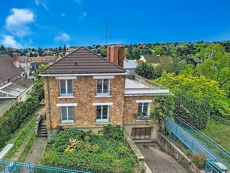 maison 8 pièces 190 m²