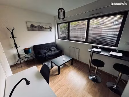 studio meublé lumineux - résidence sécurisée - parking privatif inclus
