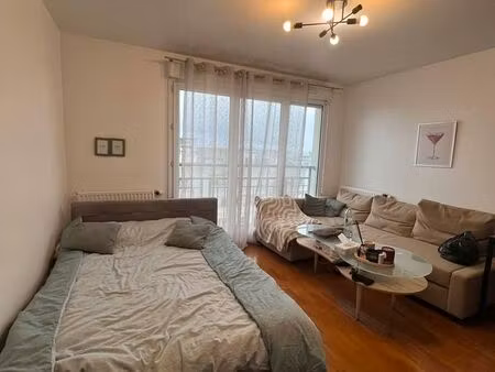 grand studio t1 28m2 faubourg de l'arche