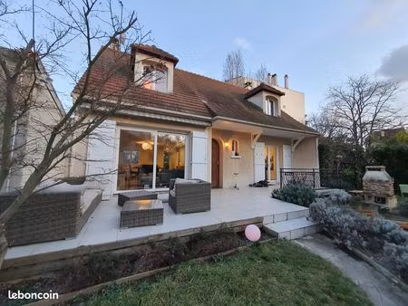 beau pavillon quartier agent sarre avec grand jardin