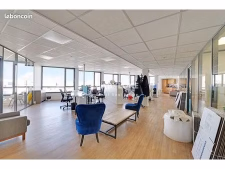 bureaux 235 m²