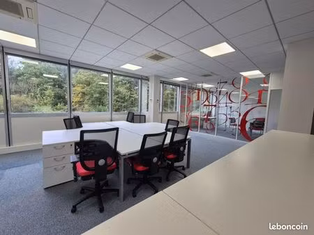 bureau 256 m²