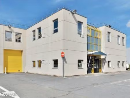 local d'activité 1 516 m²