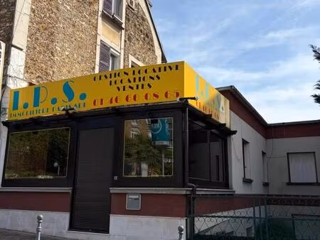 local commercial 54 m²