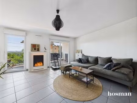 lumineux t4 de 87 m2 avec terrasse - calme et moderne - garage en sus - caluire-et-cuire