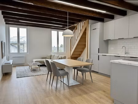 t2 en duplex avec fort potentiel dernier étage centre-vi