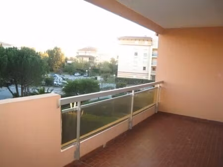 f3 vendu loué + pkg + cave  frejus