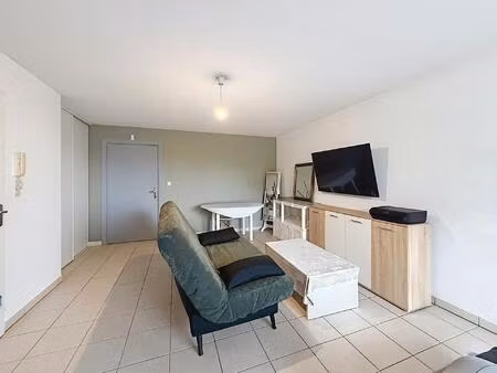 t2 avec balcon – résidence sécurisée avec piscine – vendu loué