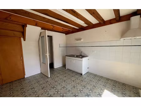 location appartement  m² t-1 à lanouaille  310 €