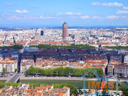 location d'un appartement t1 (20 1 m² carrez) non meublé à ly