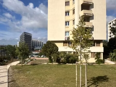 trois pièces avec aperçu mer et proche des transports