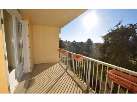 location appartement  66.97 m² t-3 à pau  630 €
