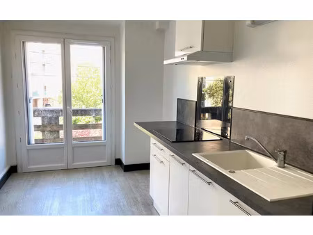 location appartement  m² t-3 à périgueux  655 €