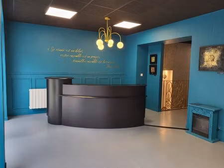 local commercial 160 m² environ avec cour privative - vannes ce