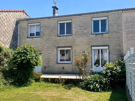 maison avec garage et jardin attenant