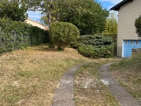 maison t4 avec jardin arboré