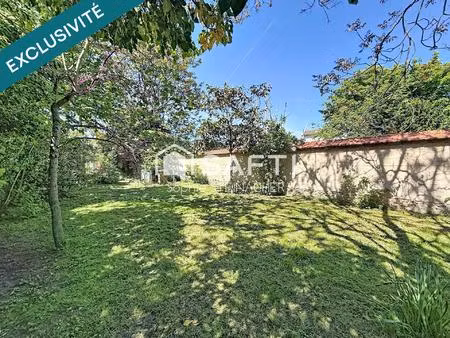 bien rare sur un terrain de 853m² à 5 min du rer a